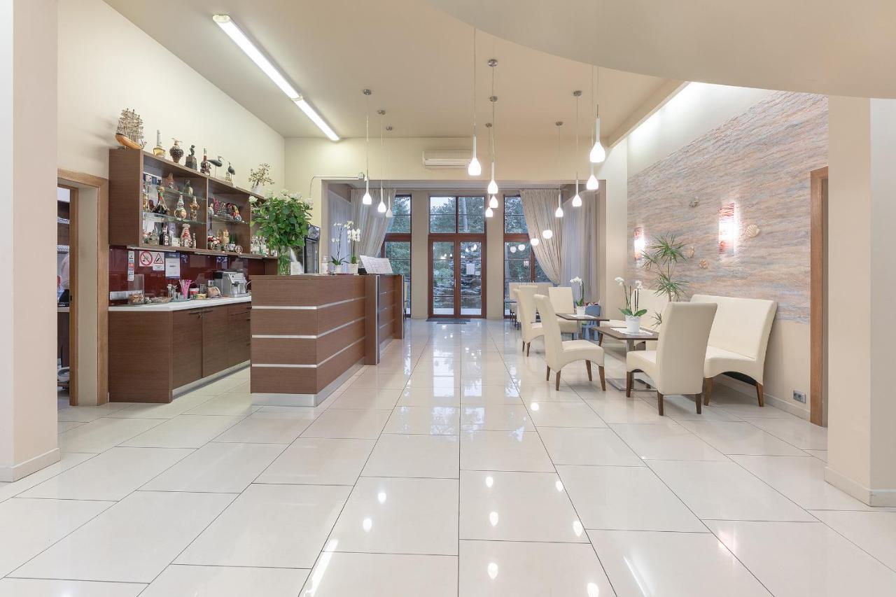 Room In Bb - Valensija - Suite For Two In Nice Hotel ยูร์มาลา ภายนอก รูปภาพ