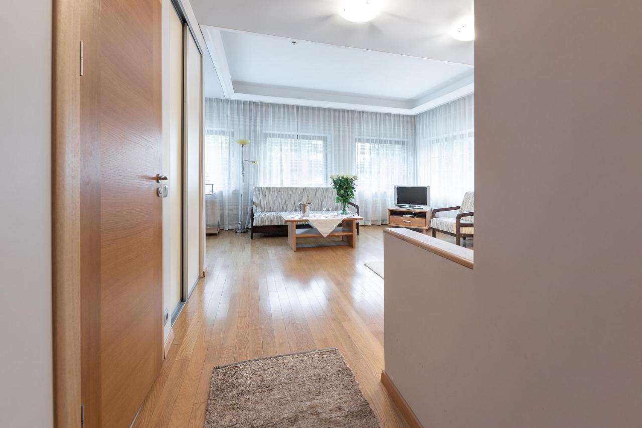 Room In Bb - Valensija - Suite For Two In Nice Hotel ยูร์มาลา ภายนอก รูปภาพ