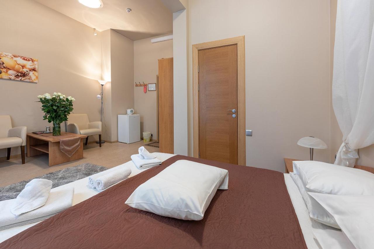 Room In Bb - Valensija - Suite For Two In Nice Hotel ยูร์มาลา ภายนอก รูปภาพ