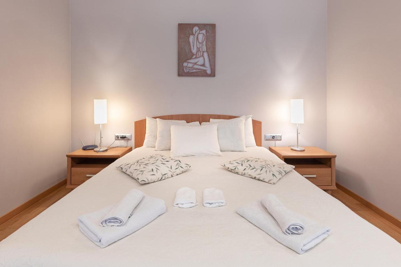 Room In Bb - Valensija - Suite For Two In Nice Hotel ยูร์มาลา ภายนอก รูปภาพ